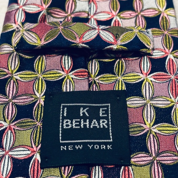 Brand New Stylish High Quality Tie By IKE BEHAR - Picture 4 of 4